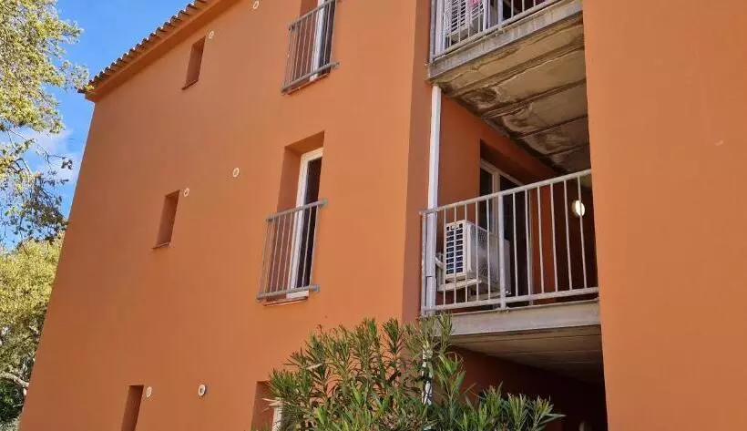 T2 4 Personnes Résidence De Vacances Avec 3 Piscines Les Hameaux De Saint Cyprien Lecci De Porto Vec
