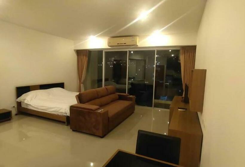 Chic Condominium Karon