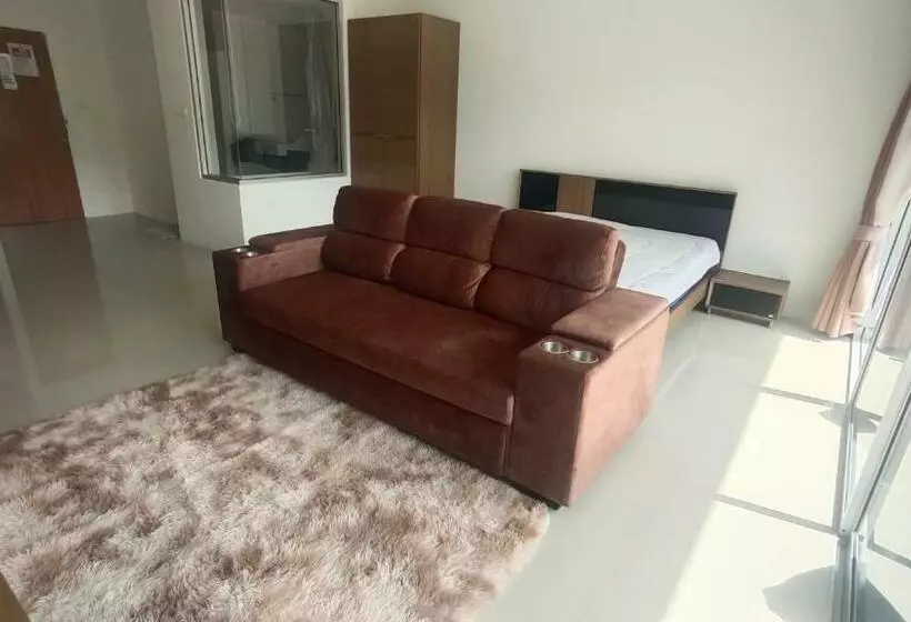 Chic Condominium Karon