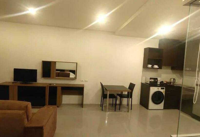 Chic Condominium Karon