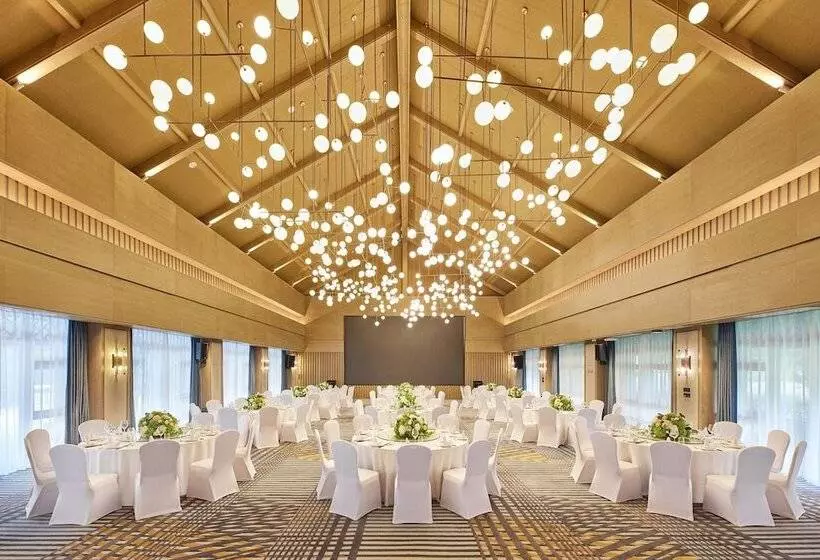 Hotelli Four Points By Sheraton Hainan, Qiongzhong