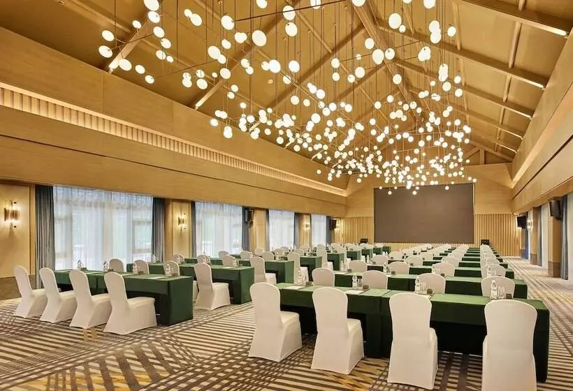 Hotelli Four Points By Sheraton Hainan, Qiongzhong