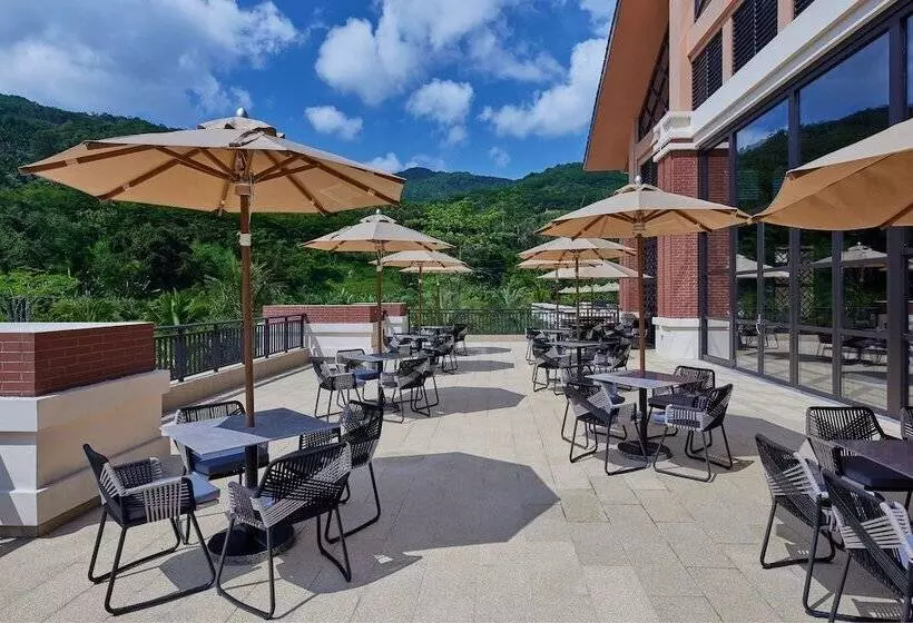 Hotelli Four Points By Sheraton Hainan, Qiongzhong