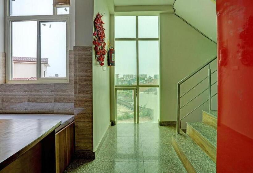 هتل Oyo Flagship 81332  City Palace