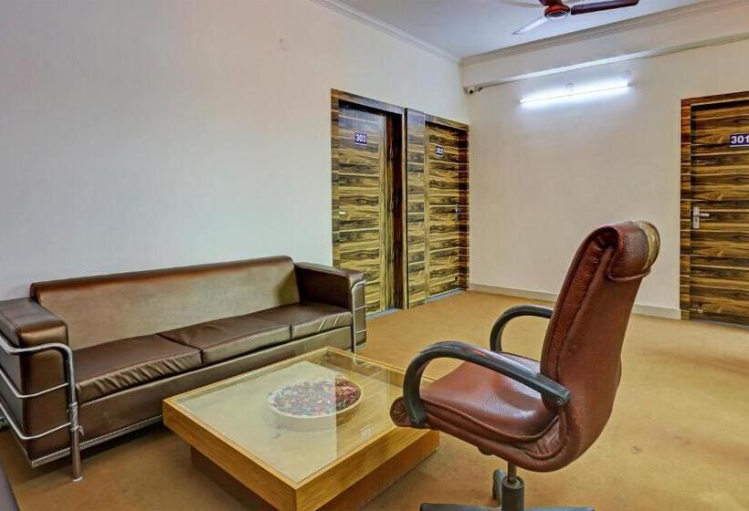 هتل Oyo Flagship 81332  City Palace