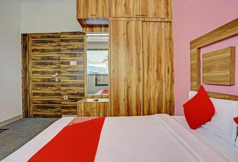 هتل Oyo Flagship 81332  City Palace