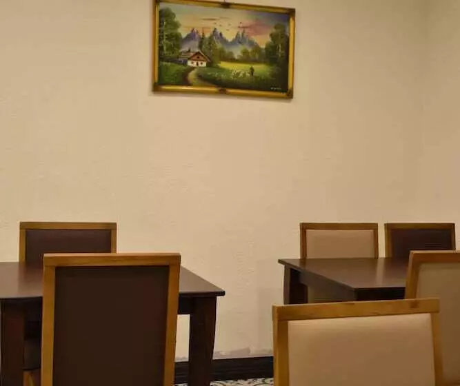 Hotelli Shishly Palace