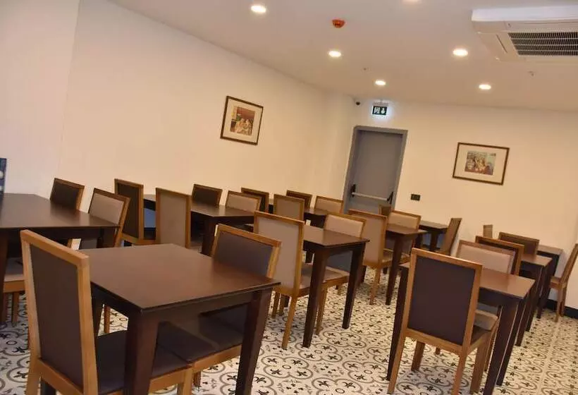 Hotelli Shishly Palace