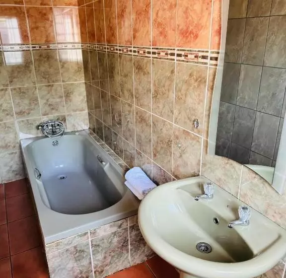 Majatalo Deletz Guesthouse