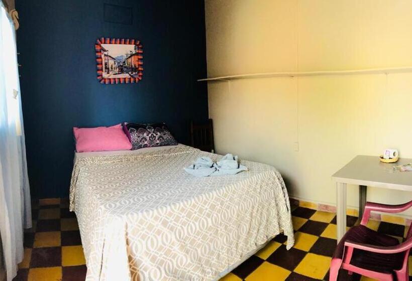 پانسیون Hostal El Graciano