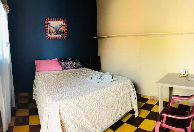 پانسیون Hostal El Graciano