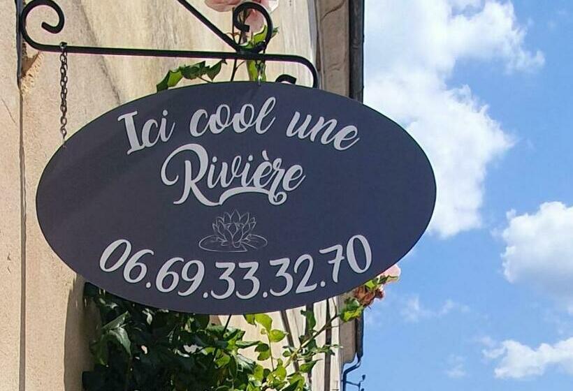 פנסיון Ici Cool Une Rivière