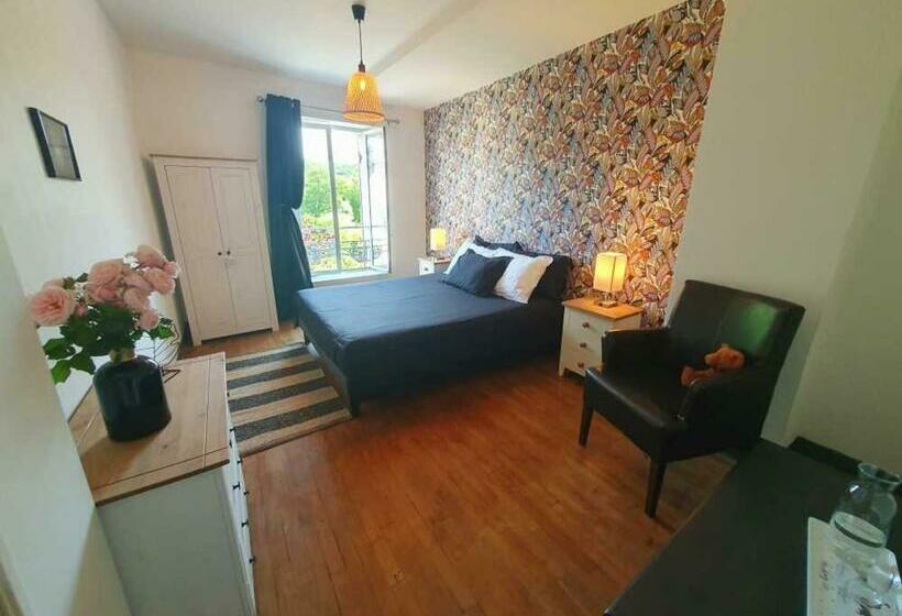 פנסיון Ici Cool Une Rivière