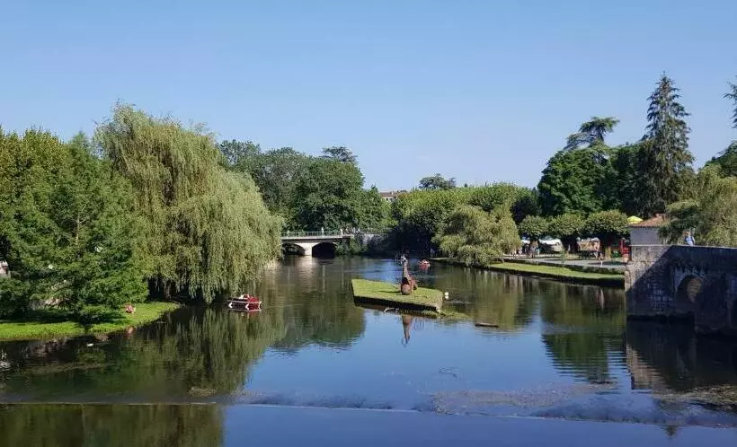 ペンション Ici Cool Une Rivière