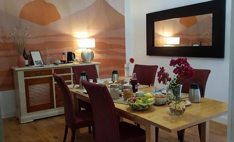 פנסיון Ici Cool Une Rivière