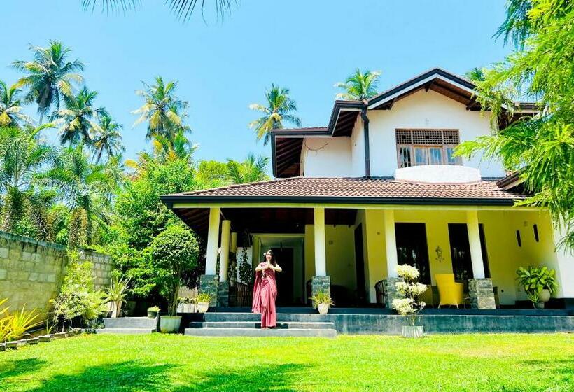 هاستل Hidden Heaven