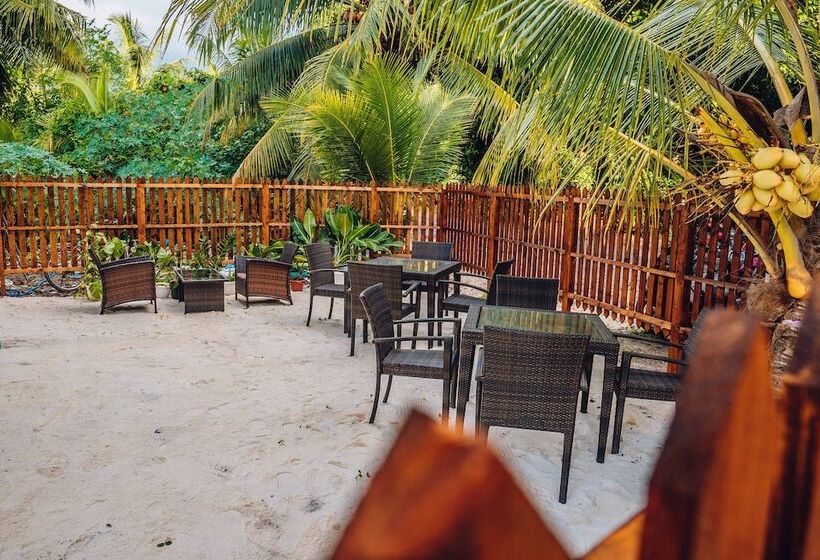 Otel Fuvahmulah Central