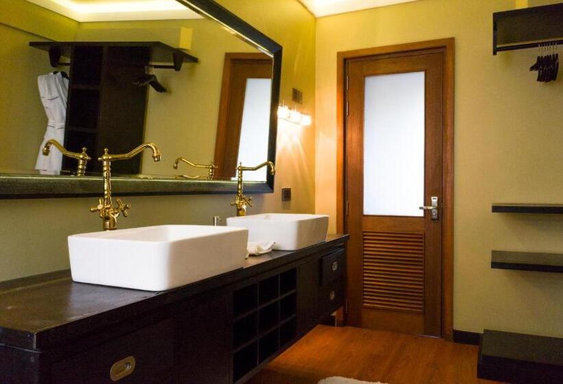 Otel Fuvahmulah Central