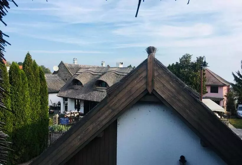 ペンション Kékmadaras Vendégház Tihany