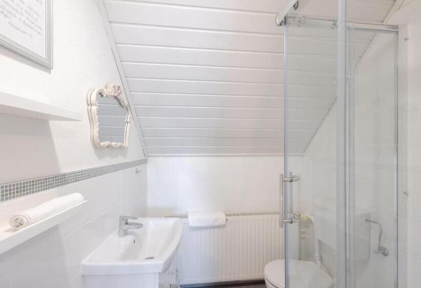 펜션 Kékmadaras Vendégház Tihany