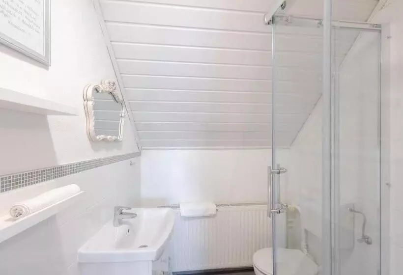 ペンション Kékmadaras Vendégház Tihany