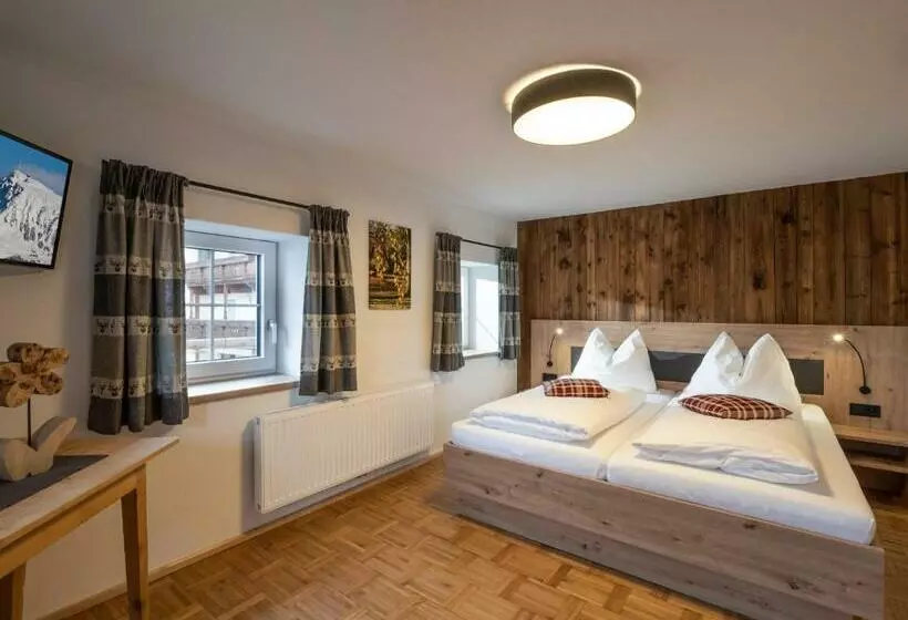 Hotelli Appartement Am Hof Untertann