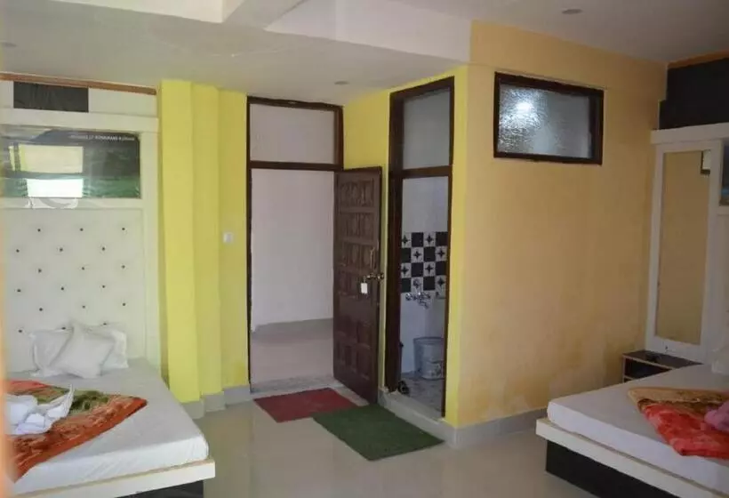 Hotelli Goroomgo Nice One Palace Srinagar