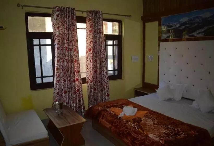 Hotelli Goroomgo Nice One Palace Srinagar
