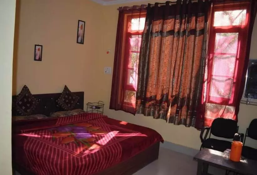 Hotelli Goroomgo Nice One Palace Srinagar