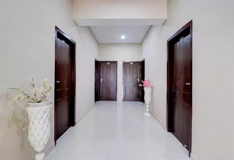 Hotelli Oyo Flagship 81366  Kamboj Palace