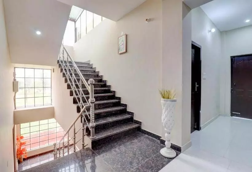 Hotelli Oyo Flagship 81366  Kamboj Palace