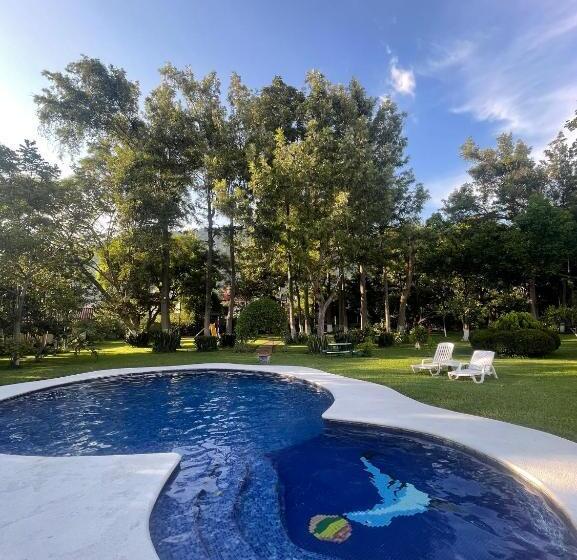 هتل Rancho Grande