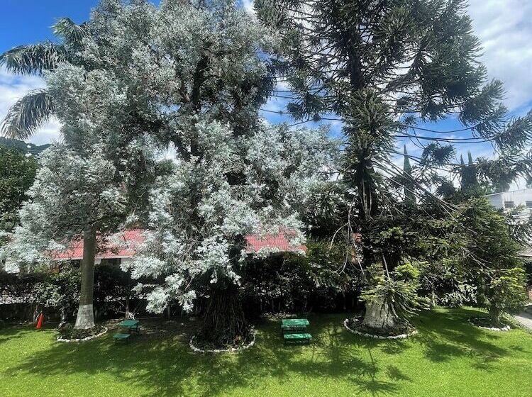 هتل Rancho Grande