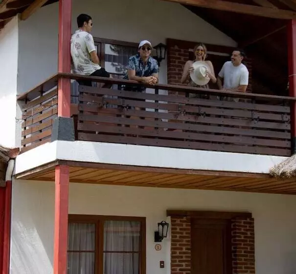 هتل Rancho Grande