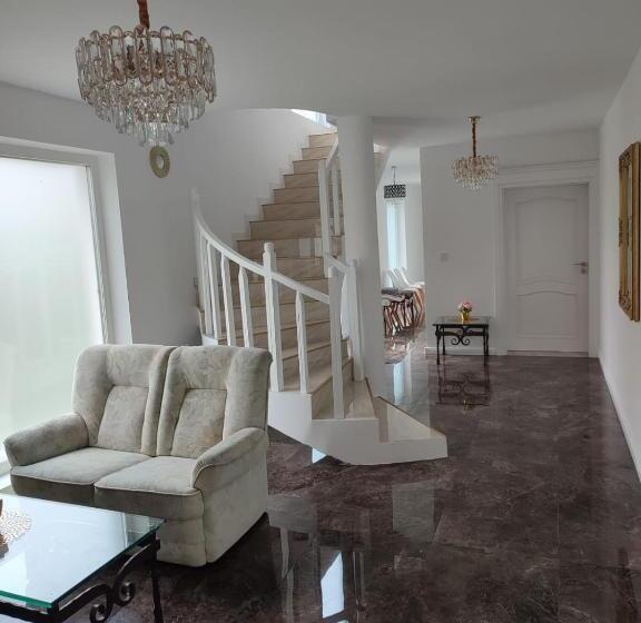 Пансион Casa Anne