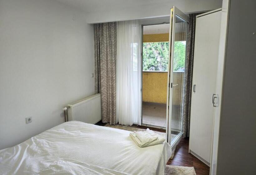 پانسیون Guest House Star Gate