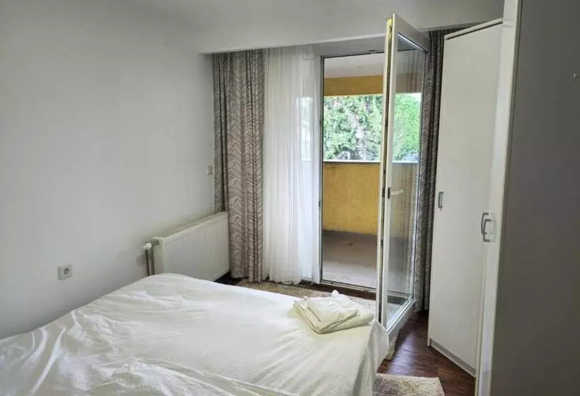 پانسیون Guest House Star Gate