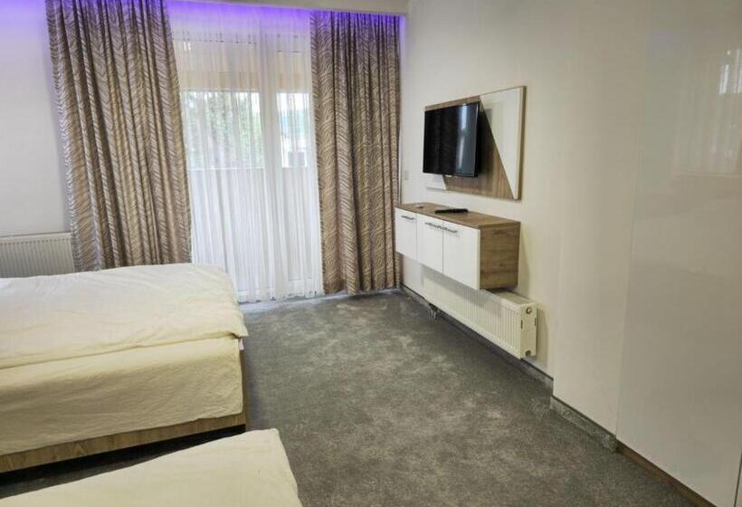 پانسیون Guest House Star Gate