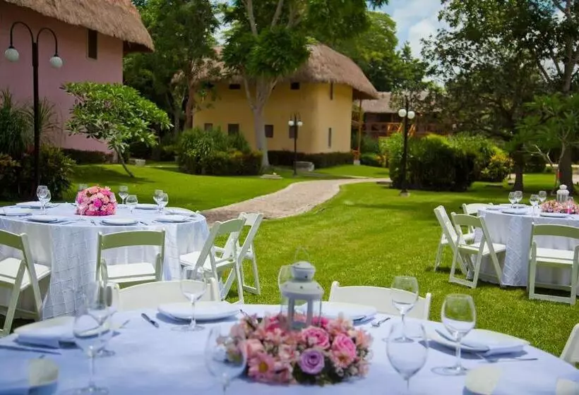 Hotelli Chicanna Ecovillage Resort