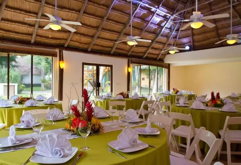 Hotelli Chicanna Ecovillage Resort
