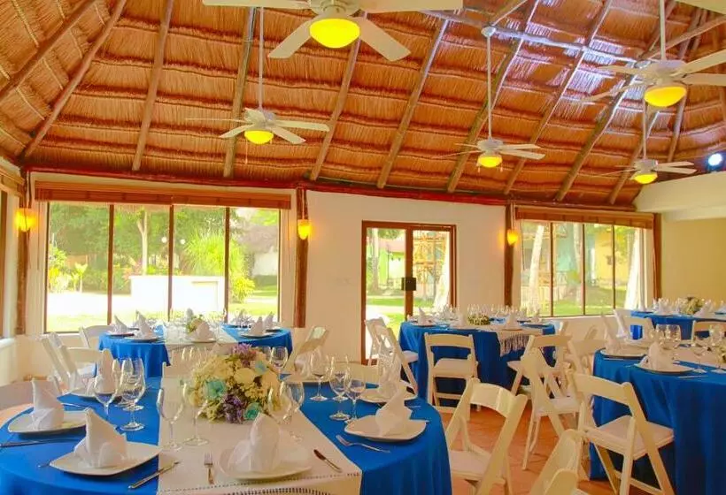 Hotelli Chicanna Ecovillage Resort