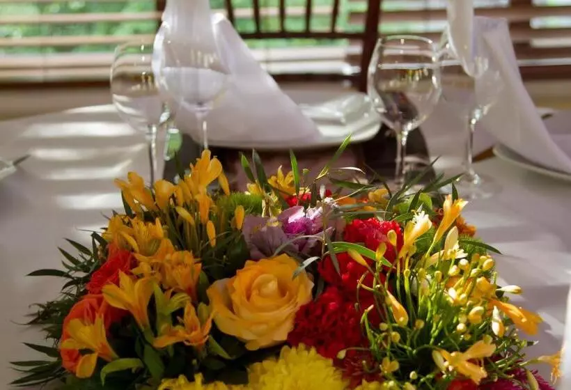 Hotelli Chicanna Ecovillage Resort