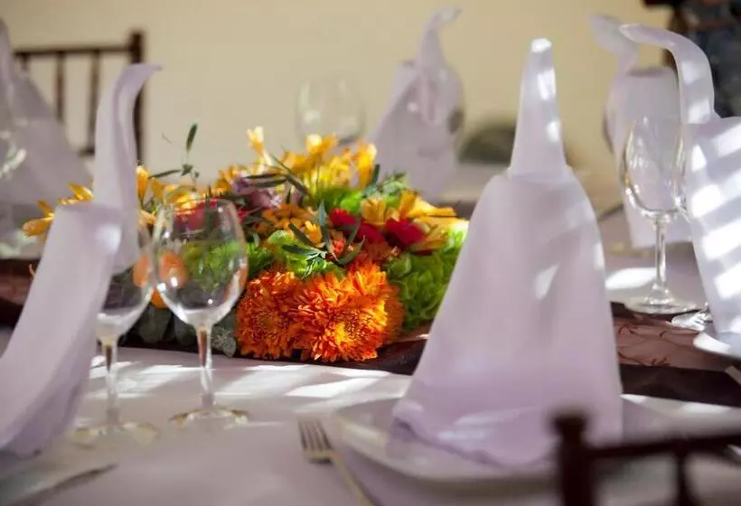 Hotelli Chicanna Ecovillage Resort