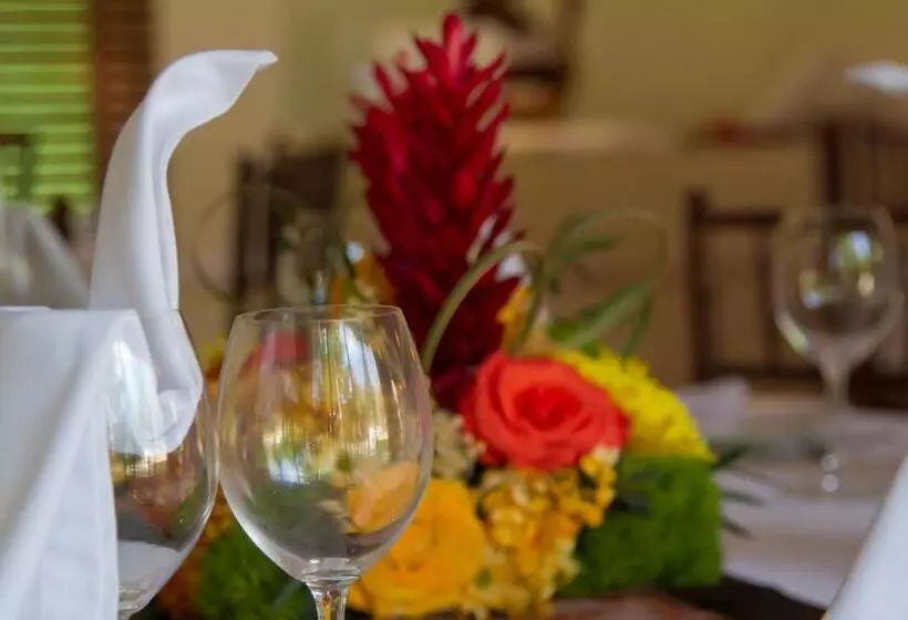 Hotelli Chicanna Ecovillage Resort