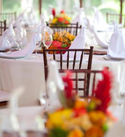 בית מלון כפרי Chicanna Ecovillage Resort