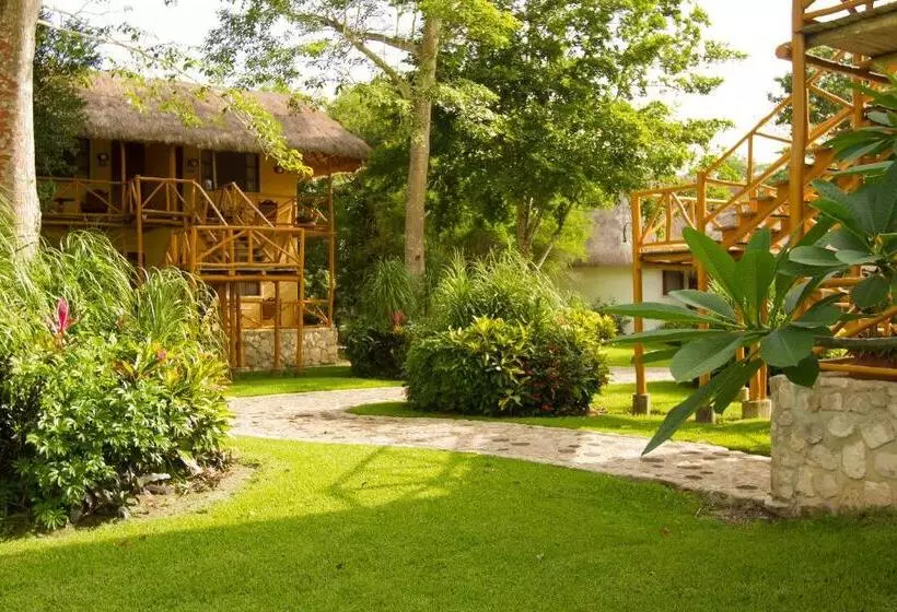 Hotelli Chicanna Ecovillage Resort