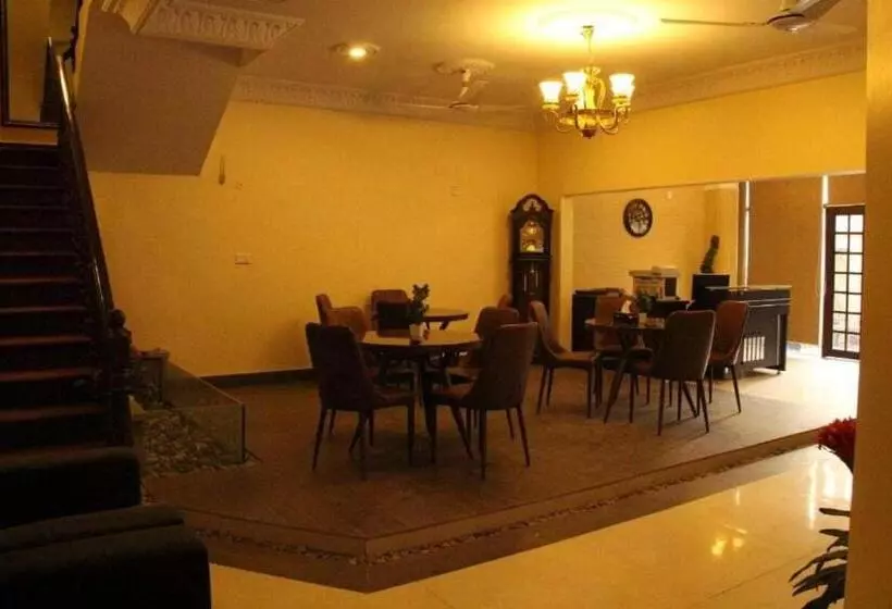هتل Inn Karachi