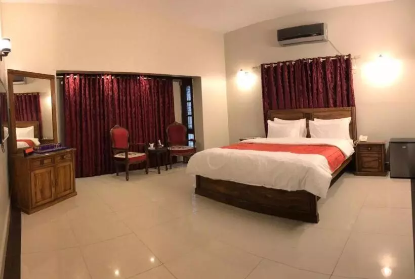 هتل Inn Karachi