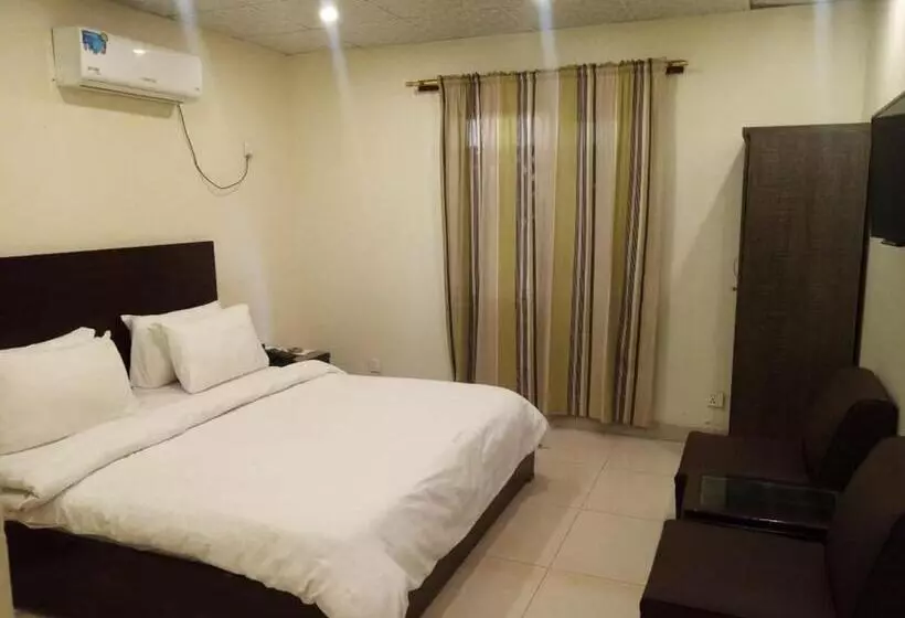 هتل Inn Karachi