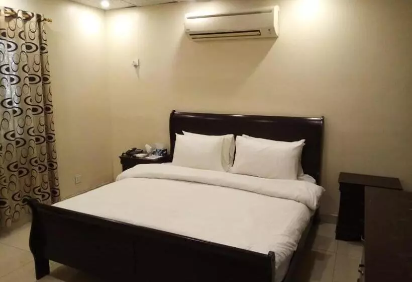 هتل Inn Karachi